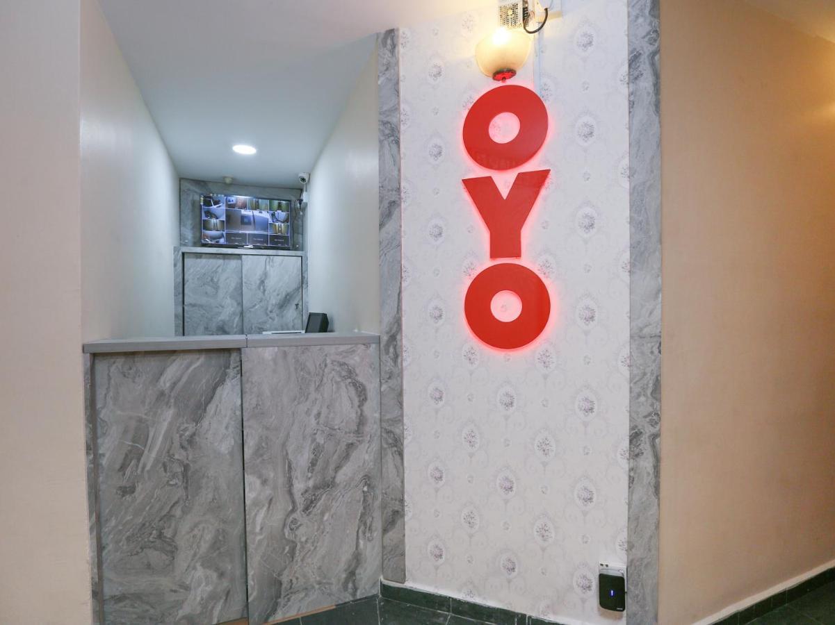 Oyo 89672 Eg Hotel Jj Джохор Бахру Екстериор снимка
