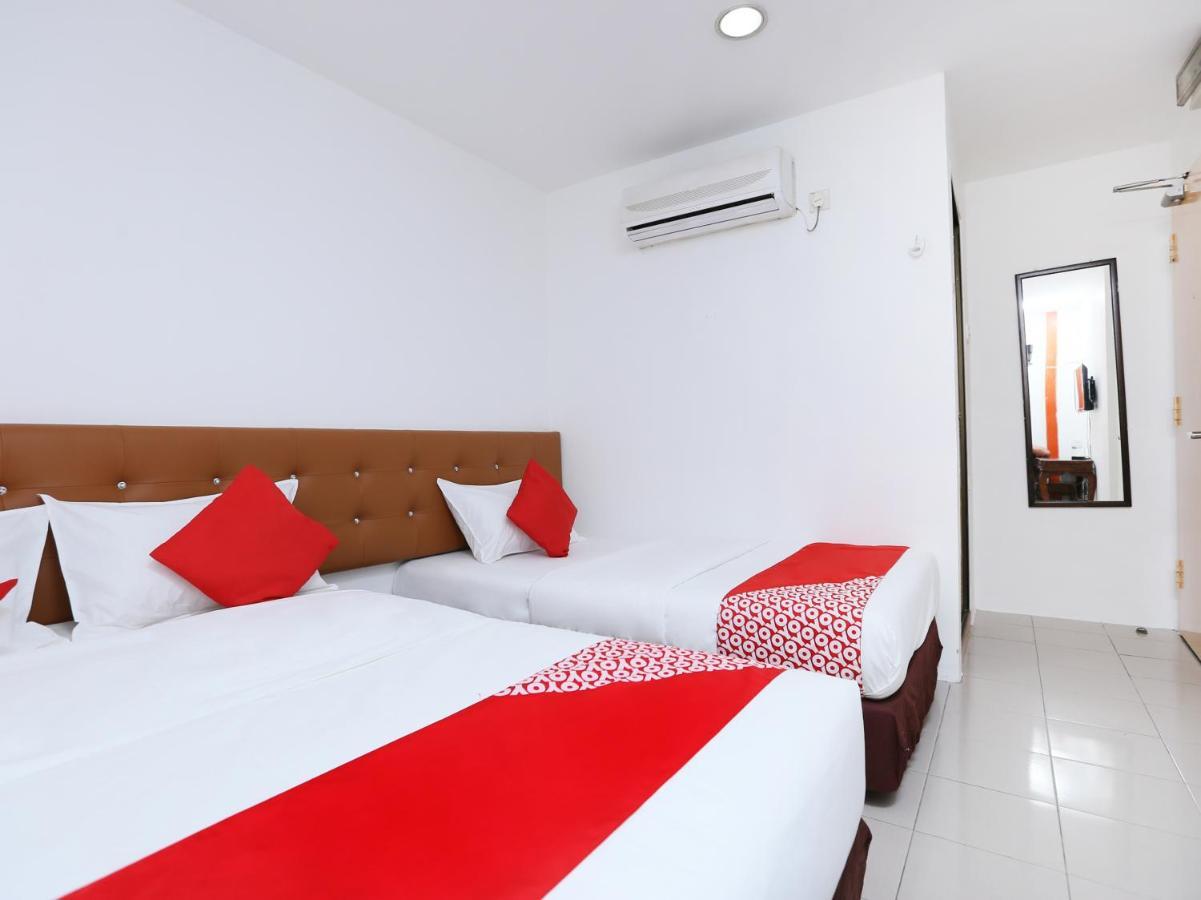Oyo 89672 Eg Hotel Jj Джохор Бахру Екстериор снимка
